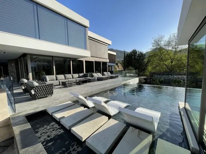 Private residences protected by coordinated Krypto systems